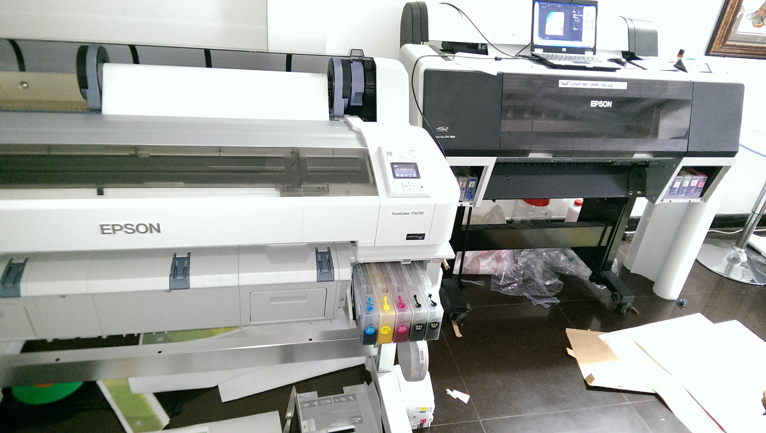 máy in kho lớn epson T5270 đã lắp sẳn hệ thống mực ngoài máy in kho lớn epson T5270 đã lắp sẳn hệ thống mực ngoài